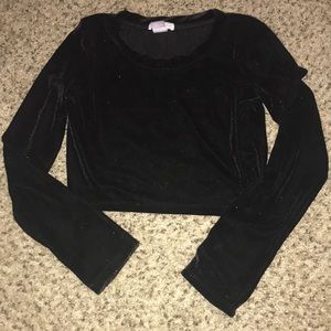 Black long sleeve crop top